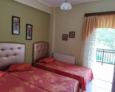 Elli With Free Private Parking Hostel *