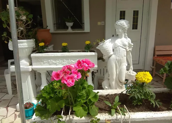 Elli With Free Private Parking Hostel Olympiaki Akti