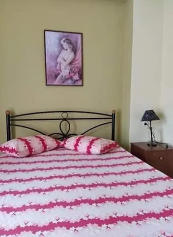 Elli With Free Private Parking *