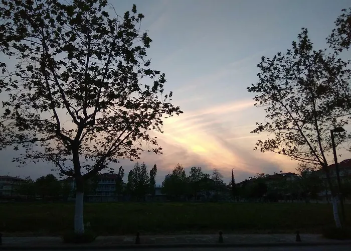 Elli With Free Private Parking *