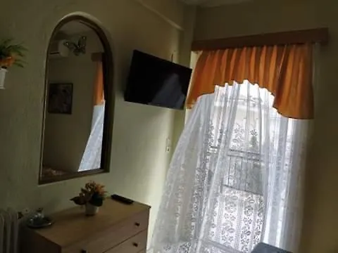 Hostal Elli With Free Private Parking *