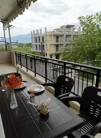 Elli With Free Private Parking Hostel *