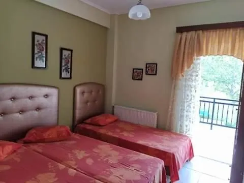 Elli With Free Private Parking Hostel *