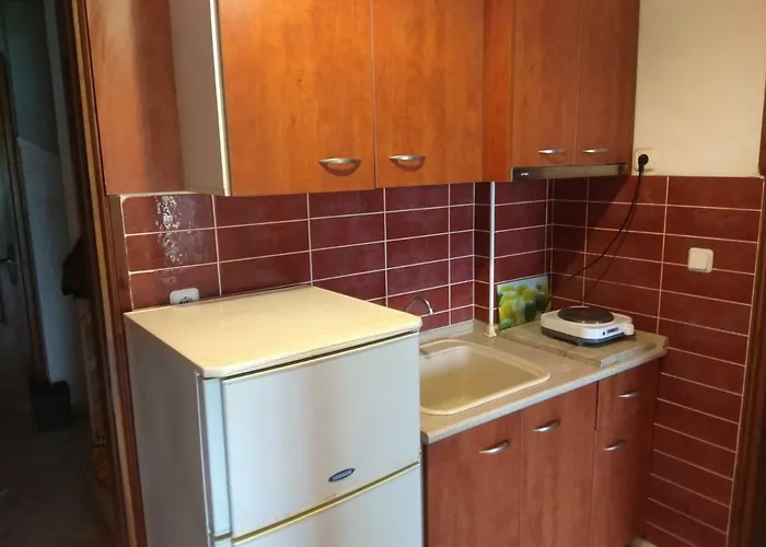 Elli With Free Private Parking *